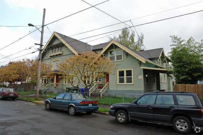 Building Photo - 4016-4024 NE 6th Ave