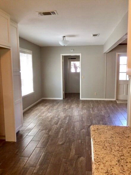 Kitchenette - 6106 Vance Jackson Rd