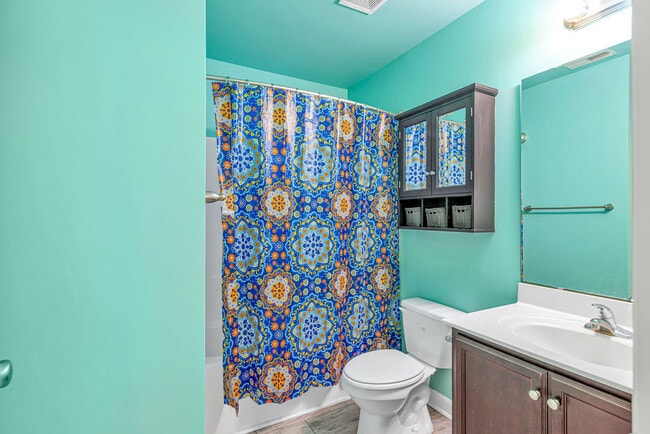 Building Photo - 168 Pine Hollow Rd