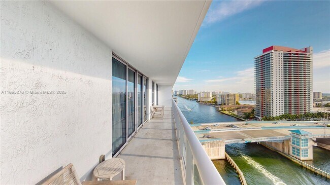 Building Photo - 4010 S Ocean Dr