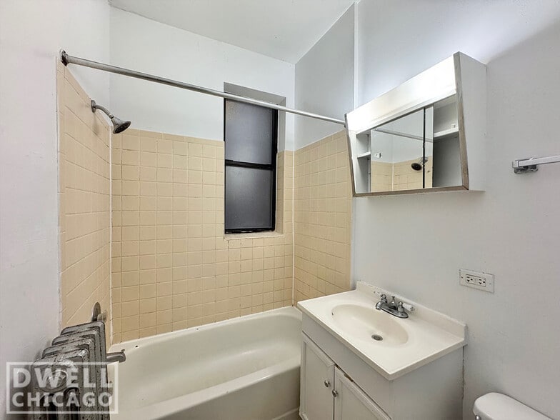 Building Photo - 1540 N Kedzie Ave