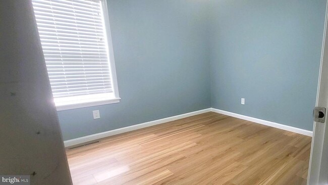 Building Photo - 38518 S Hampton Dr