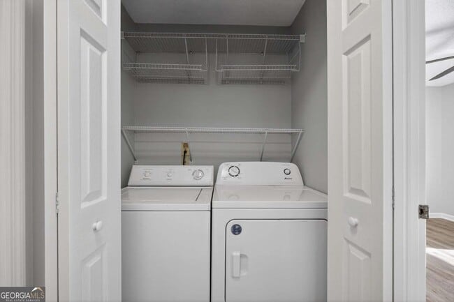 Building Photo - 423 Granville Ct