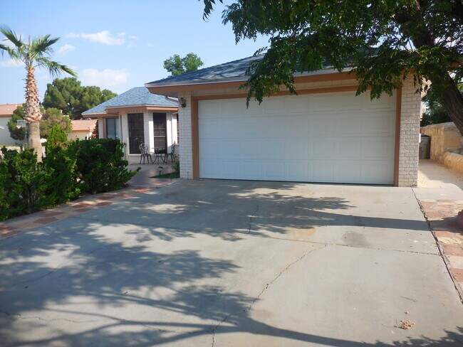 Building Photo - 11448 Lake Alice Dr