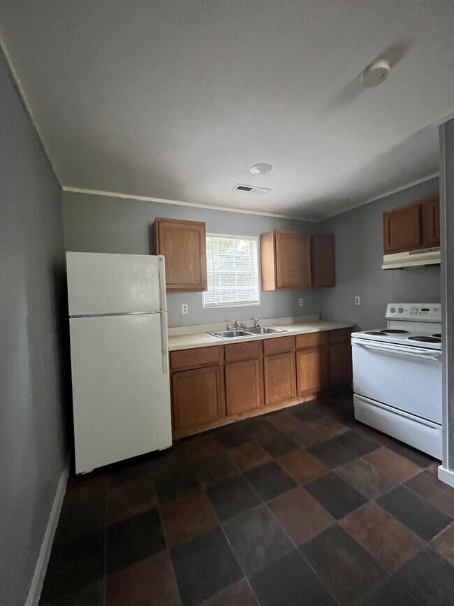Building Photo - 497 E Cooper St