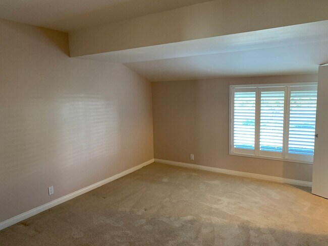 Building Photo - Great Home, Great Location, Great Neighborhood