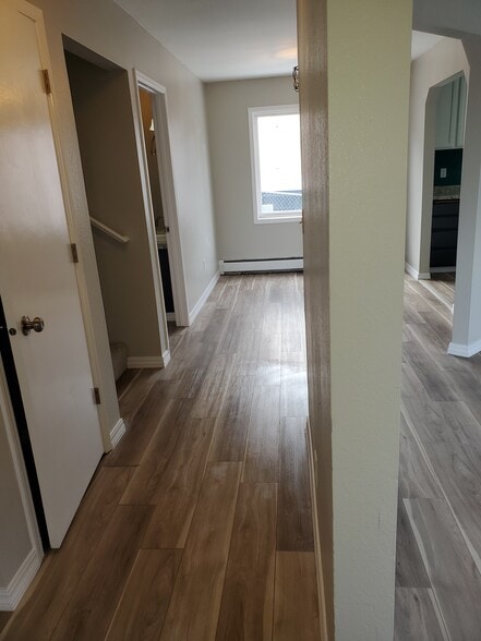 Building Photo - 625 E 22nd Ave