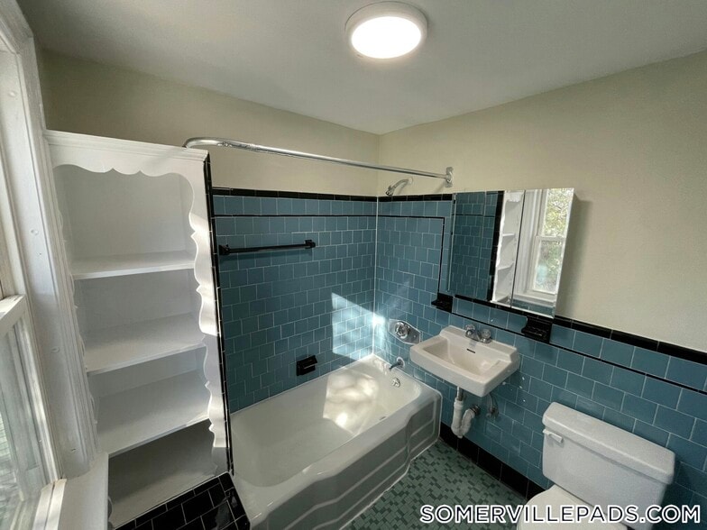 Building Photo - 279 Washington St