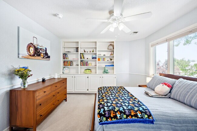 Building Photo - 534 Sawtooth Point
