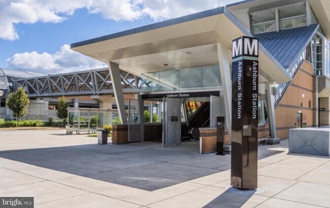 Building Photo - 22143 Penelope Heights Terrace