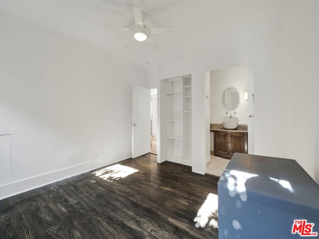 Building Photo - 743 N Orange Dr