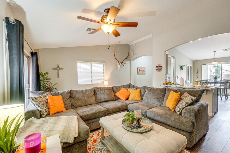 Building Photo - 2125 W Goldmine Mountain Dr