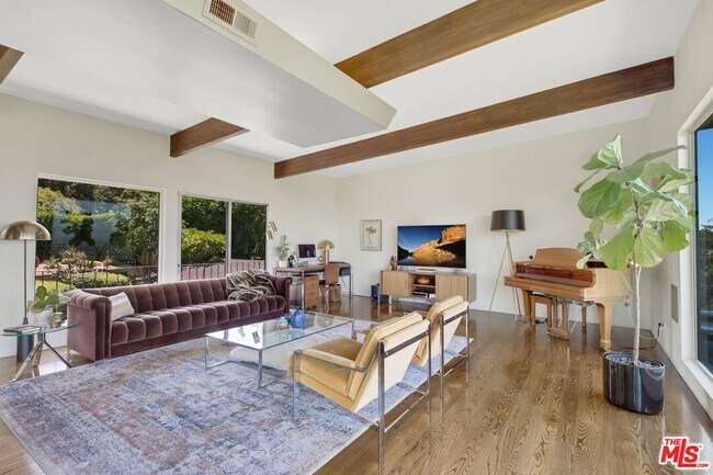 Building Photo - 3601 Berry Dr