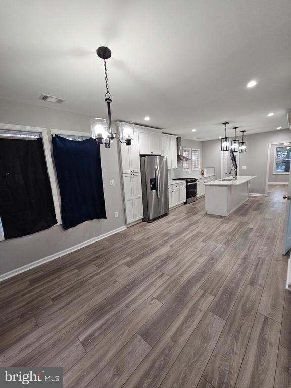 Building Photo - 909 45th Pl NE