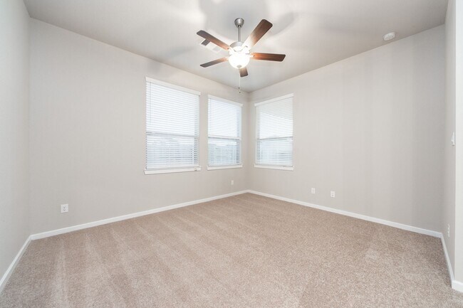 Building Photo - 8706 Fox Trail Dr