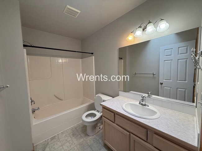 Building Photo - Beautiful 4 bed 3 bath Home!