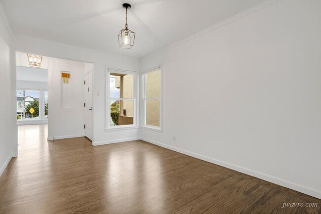Building Photo - 2 Lapham Way
