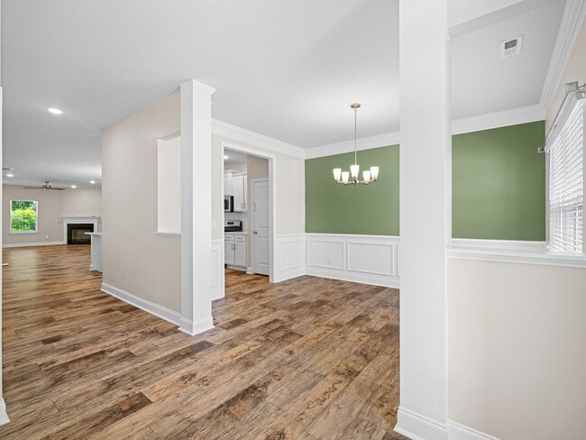 Building Photo - Waverly Place