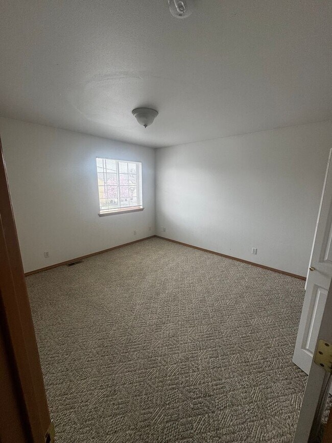 Building Photo - Waterfront Duplex for Rent!!