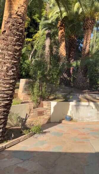 Building Photo - 1328 Londonderry View Dr