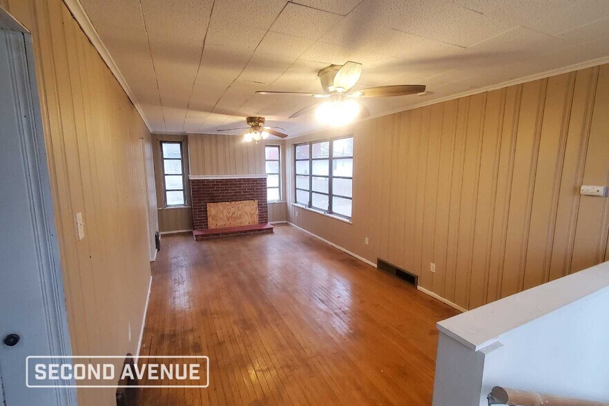 Building Photo - 401 N Douglas Ave