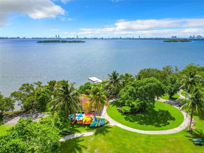 Building Photo - 651 NE 60th St