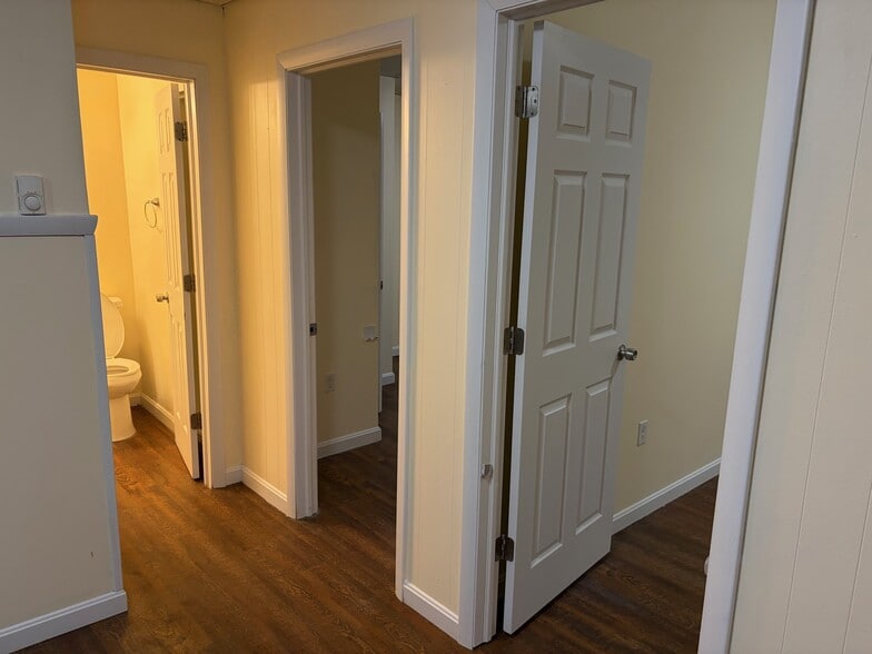 Hallway - 46 School St