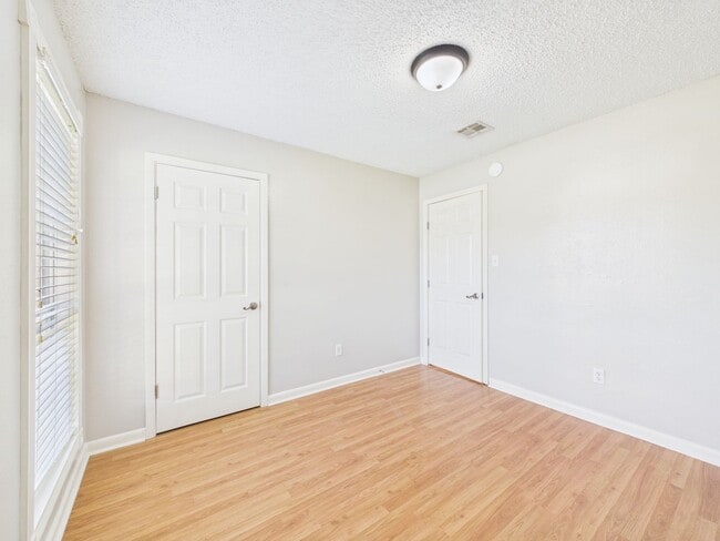 Building Photo - COMING SOON! 3 Beds, 2 Baths House for rent in Milton!