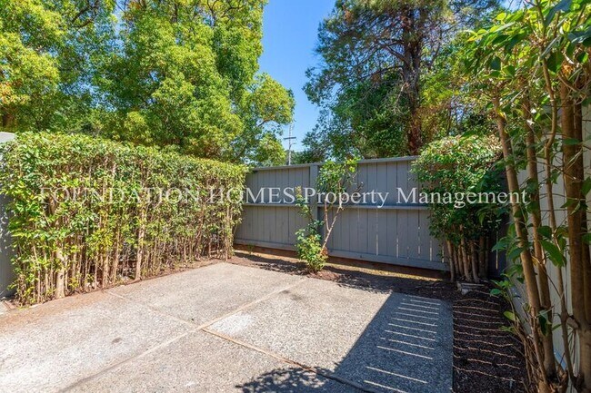 Building Photo - 74 Windstone Dr