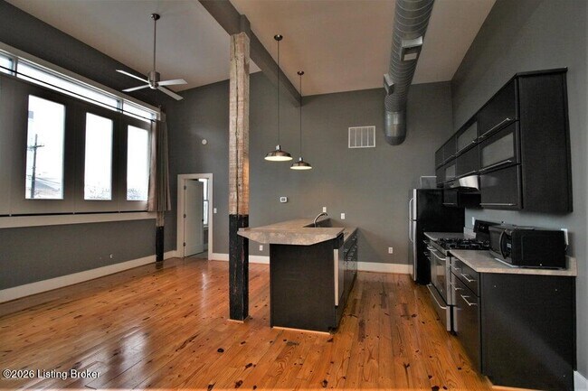 Building Photo - 2920 Frankfort Ave