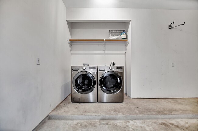 Building Photo - 5314 Avenue J