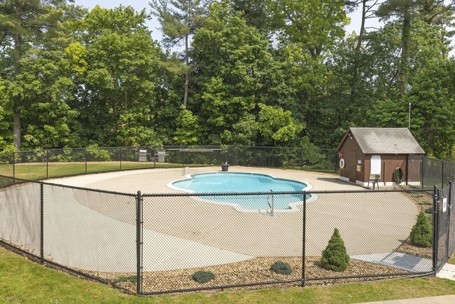 Building Photo - 205 Great Rd