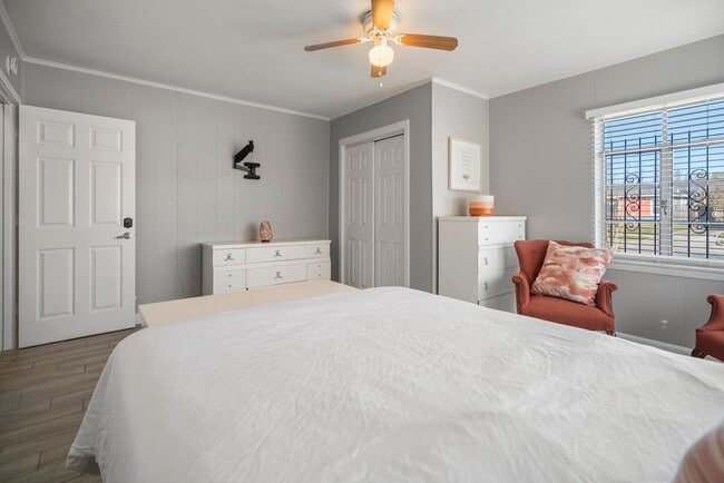 Building Photo - 3608 Wheeler Ave