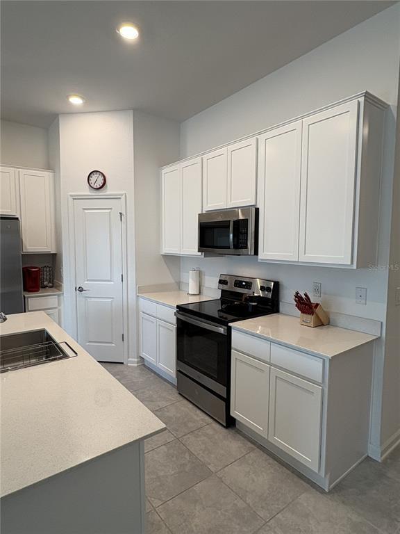Building Photo - 748 Trotters Dr