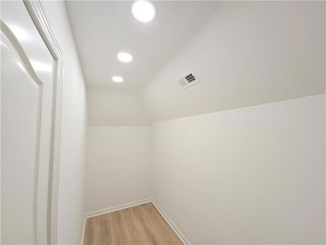 Building Photo - 12592 Waterside Dr