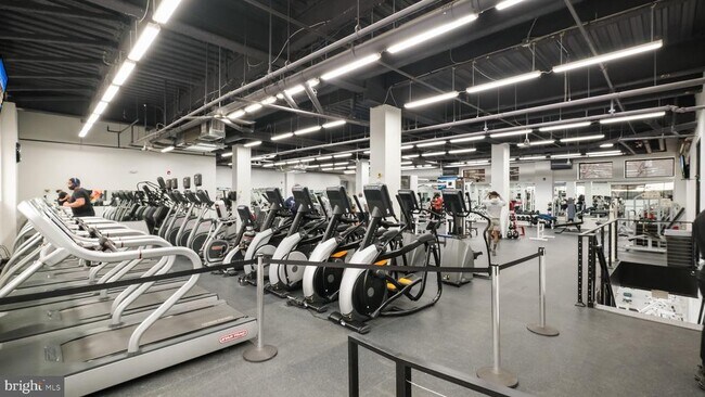 Building Photo - 4419 Ludlow St