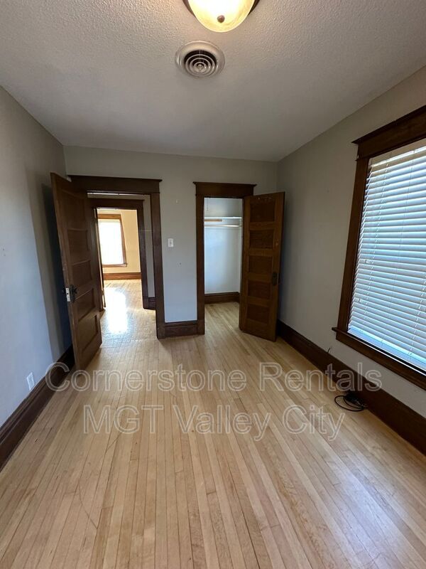 Building Photo - 141 6th St NW