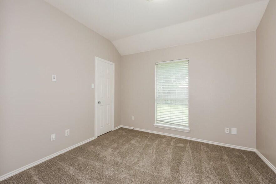 Building Photo - 2525 Spring Rain Dr