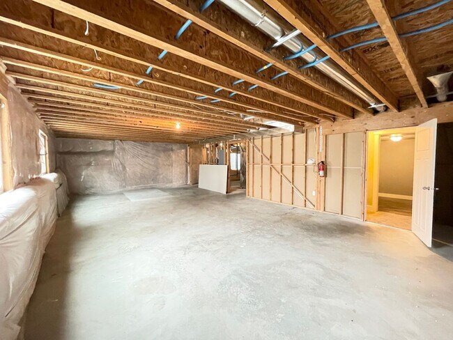 Building Photo - Great Riverton Home Now Available!