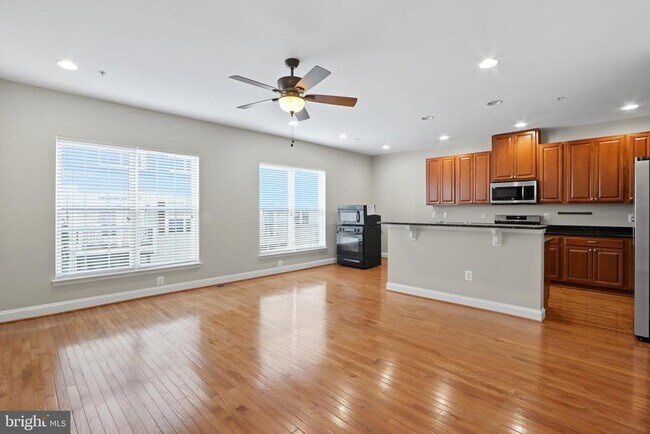 Building Photo - 10228 Nuthatch Dr
