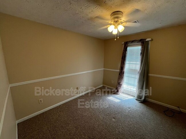 Building Photo - 6608 Highridge Dr