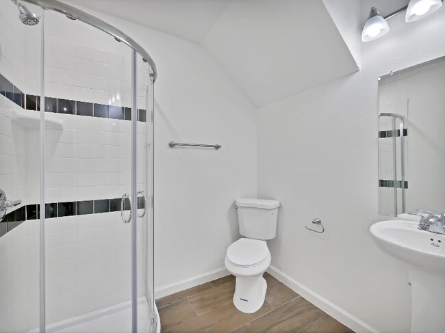 Building Photo - 2802 Shaver St