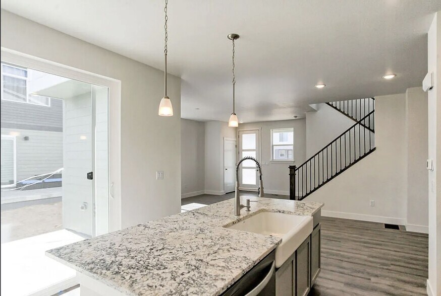 Building Photo - 4924 Brule Dr