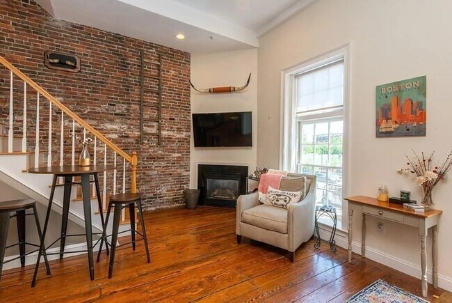 Building Photo - 141 Washington St