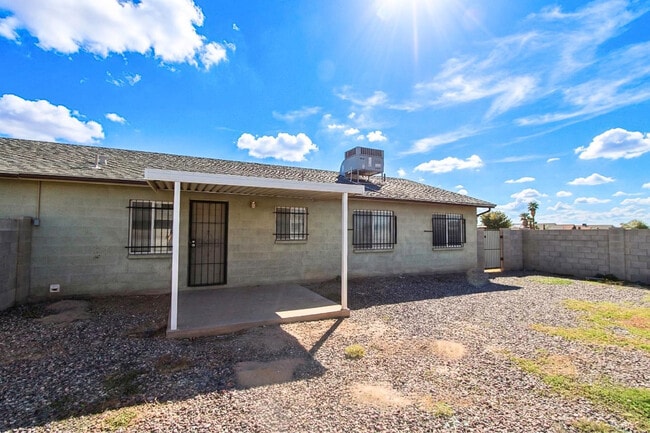 Building Photo - 8590 W Magnum Dr