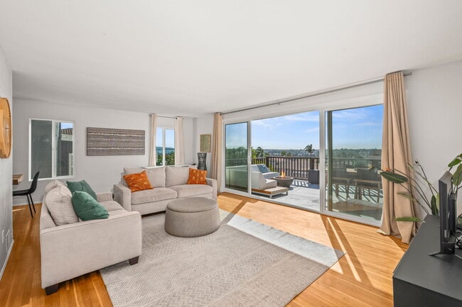 Building Photo - 3640 Princeton Ave