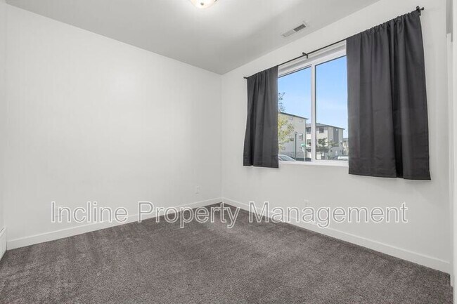 Building Photo - 407 S Meadow Garden Rd