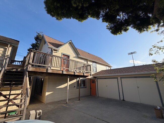 Building Photo - 309 Chestnut St