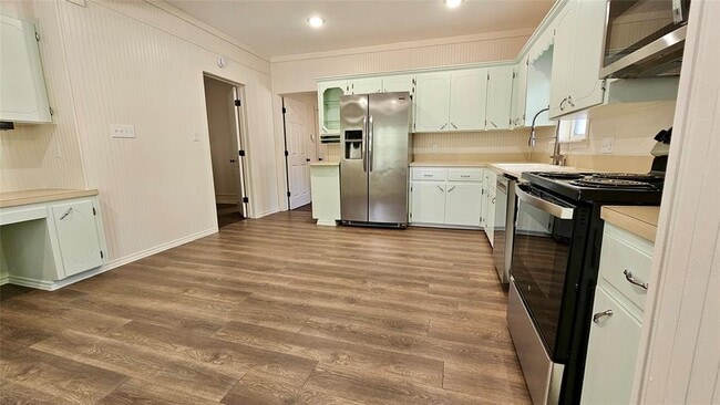 Building Photo - 205 S Granger
