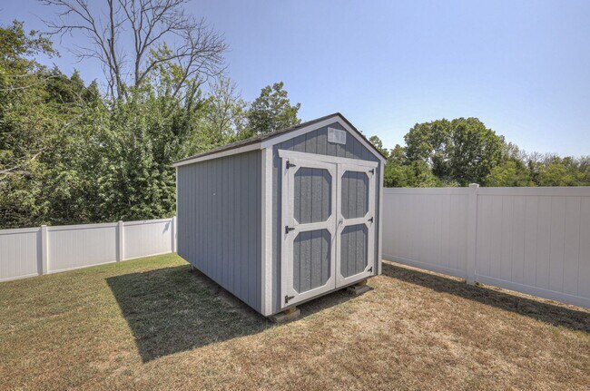 Building Photo - One level living!